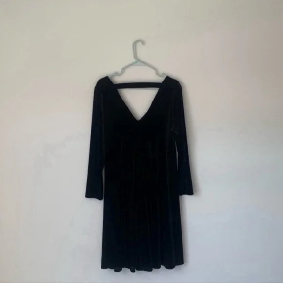 NWT Torrid Black Velvet Fit & Flare Dress 1X Holiday Party Long Sleeve Plus Size - Picture 3 of 6